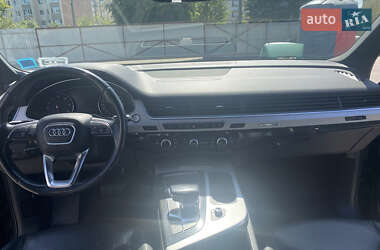 Внедорожник / Кроссовер Audi Q7 2017 в 