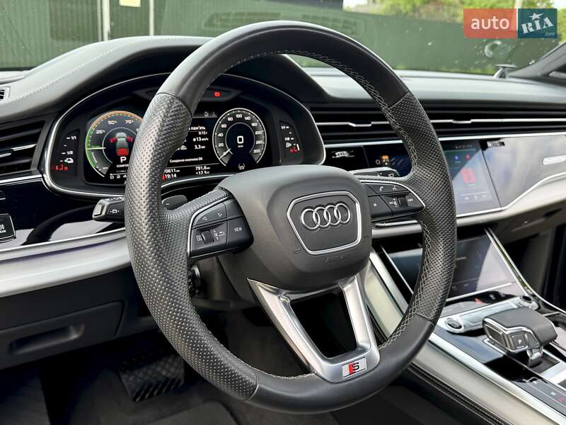 Внедорожник / Кроссовер Audi Q7 2021 в Киеве