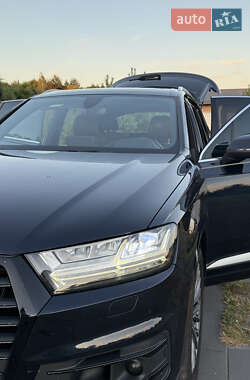 Внедорожник / Кроссовер Audi Q7 2016 в Луцке