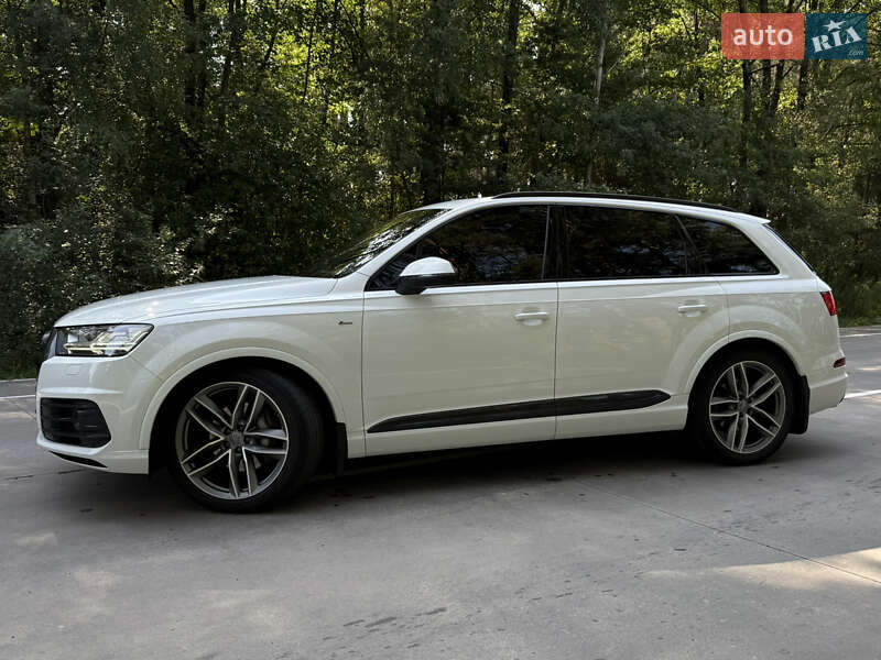 Внедорожник / Кроссовер Audi Q7 2017 в Хмельницком