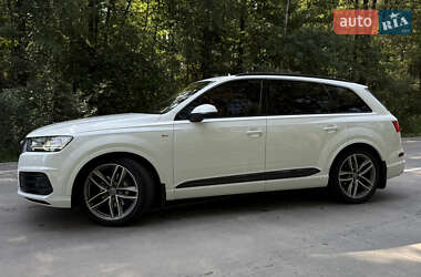 Внедорожник / Кроссовер Audi Q7 2017 в 