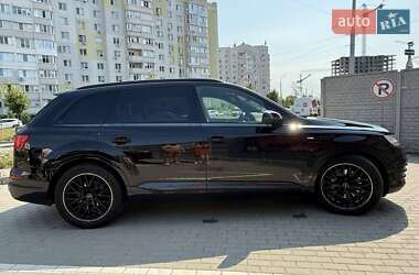 Внедорожник / Кроссовер Audi Q7 2018 в 