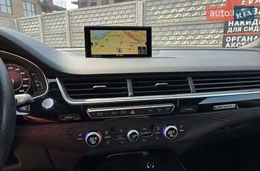 Внедорожник / Кроссовер Audi Q7 2018 в 