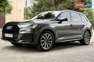 Внедорожник / Кроссовер Audi Q7 2021 в 