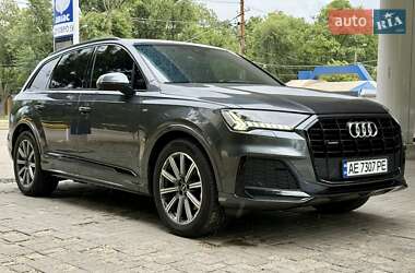 Внедорожник / Кроссовер Audi Q7 2021 в 