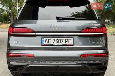 Внедорожник / Кроссовер Audi Q7 2021 в 