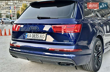Внедорожник / Кроссовер Audi Q7 2018 в 
