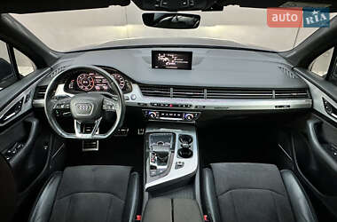 Внедорожник / Кроссовер Audi Q7 2018 в 