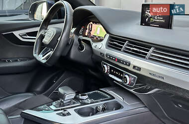 Внедорожник / Кроссовер Audi Q7 2018 в 