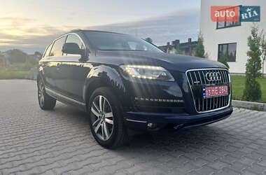 Позашляховик / Кросовер Audi Q7 2013 в 