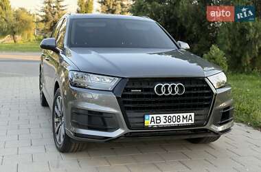Внедорожник / Кроссовер Audi Q7 2017 в 