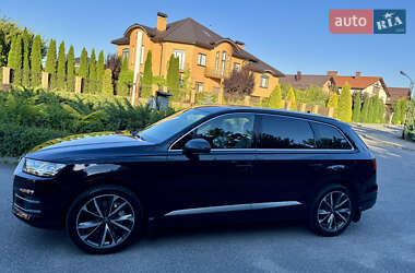 Внедорожник / Кроссовер Audi Q7 2015 в 