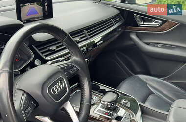 Внедорожник / Кроссовер Audi Q7 2017 в 