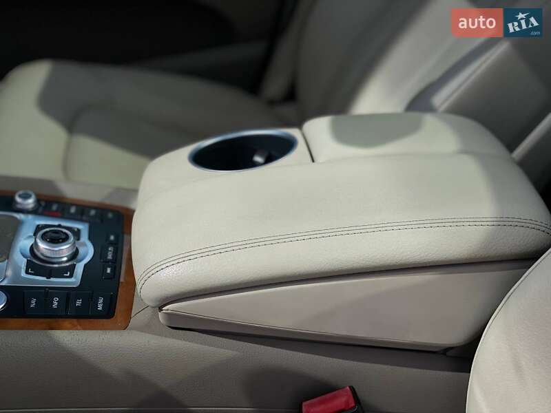 Внедорожник / Кроссовер Audi Q7 2013 в Киеве