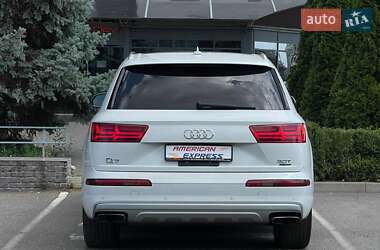 Внедорожник / Кроссовер Audi Q7 2016 в 