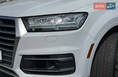 Внедорожник / Кроссовер Audi Q7 2016 в 