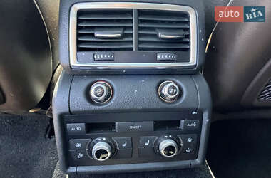 Внедорожник / Кроссовер Audi Q7 2012 в 