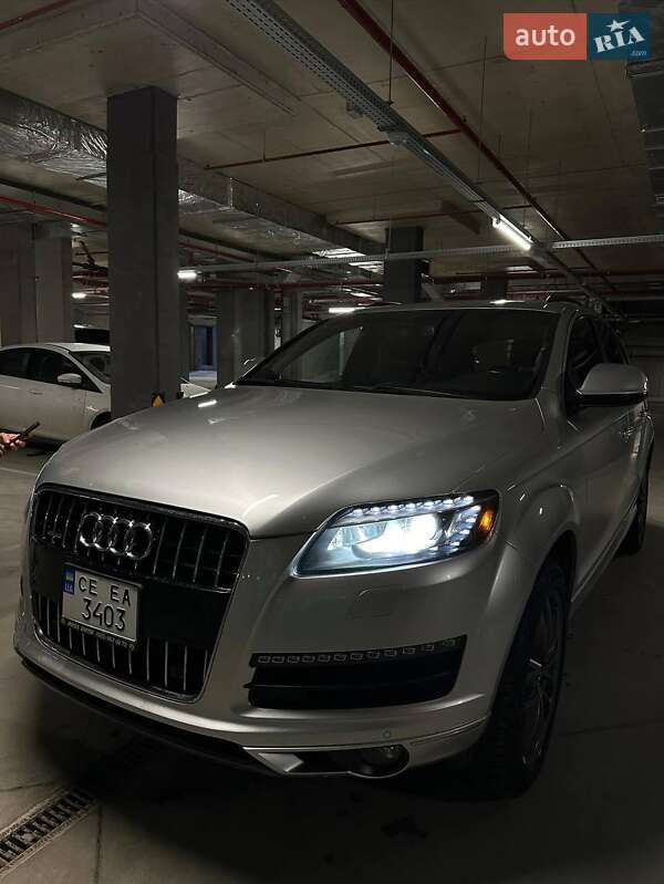 Внедорожник / Кроссовер Audi Q7 2015 в 
