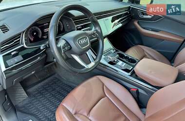 Позашляховик / Кросовер Audi Q7 2020 в 