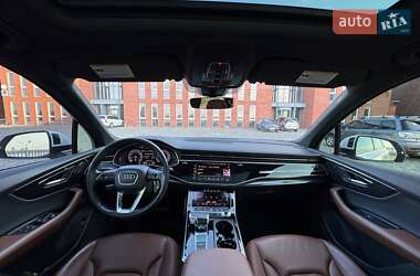 Позашляховик / Кросовер Audi Q7 2020 в 