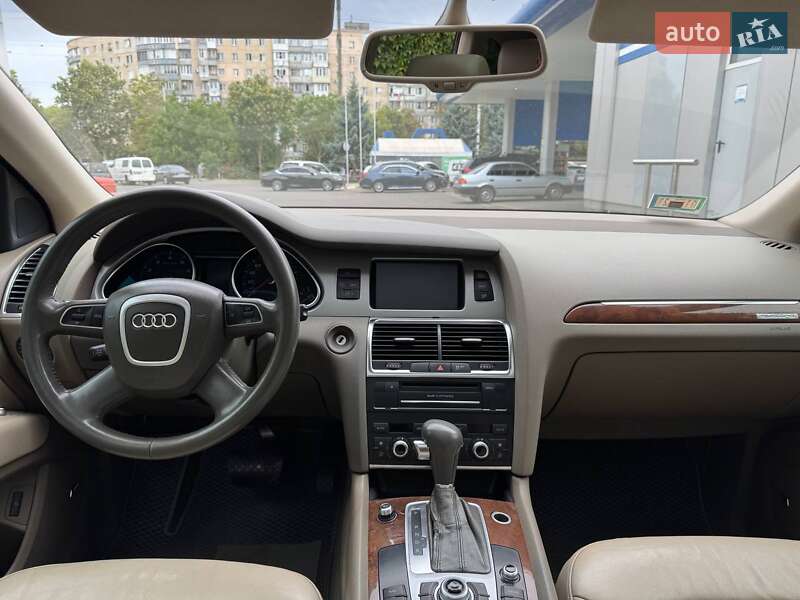 Внедорожник / Кроссовер Audi Q7 2011 в Одессе