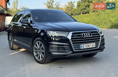 Внедорожник / Кроссовер Audi Q7 2015 в 