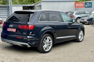 Внедорожник / Кроссовер Audi Q7 2016 в 