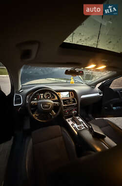 Внедорожник / Кроссовер Audi Q7 2012 в 