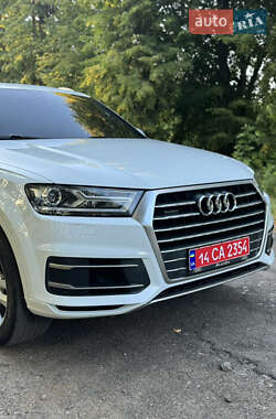Внедорожник / Кроссовер Audi Q7 2018 в 