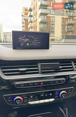 Внедорожник / Кроссовер Audi Q7 2017 в 