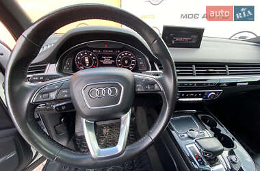 Внедорожник / Кроссовер Audi Q7 2017 в 