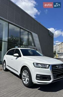 Позашляховик / Кросовер Audi Q7 2016 в 