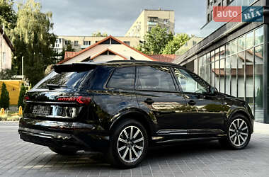 Внедорожник / Кроссовер Audi Q7 2021 в 