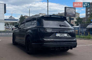 Внедорожник / Кроссовер Audi Q7 2017 в 