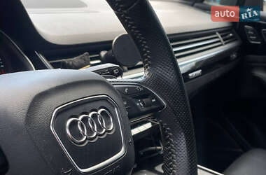 Внедорожник / Кроссовер Audi Q7 2017 в 
