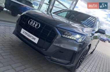 Позашляховик / Кросовер Audi Q7 2021 в 