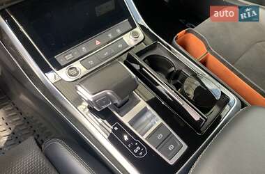 Позашляховик / Кросовер Audi Q7 2021 в 
