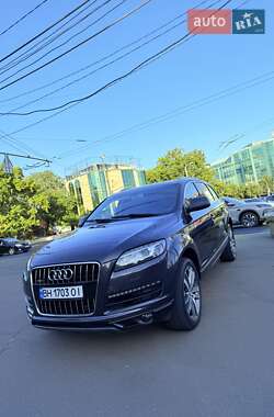Внедорожник / Кроссовер Audi Q7 2012 в 