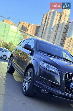 Внедорожник / Кроссовер Audi Q7 2012 в 