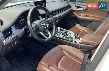 Внедорожник / Кроссовер Audi Q7 2018 в 