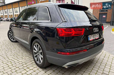 Внедорожник / Кроссовер Audi Q7 2016 в 