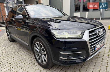 Внедорожник / Кроссовер Audi Q7 2016 в 