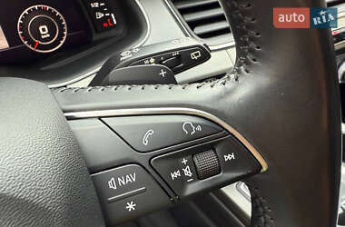 Внедорожник / Кроссовер Audi Q7 2016 в 