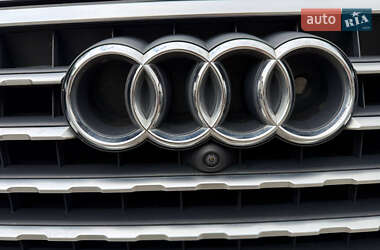 Внедорожник / Кроссовер Audi Q7 2016 в 