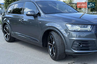 Внедорожник / Кроссовер Audi Q7 2018 в 