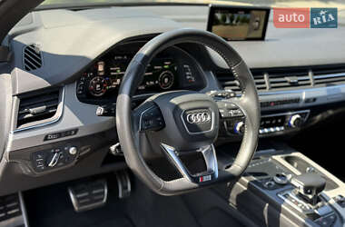 Внедорожник / Кроссовер Audi Q7 2018 в 