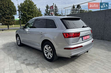Внедорожник / Кроссовер Audi Q7 2017 в 