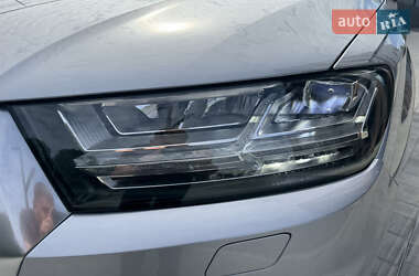 Внедорожник / Кроссовер Audi Q7 2017 в 