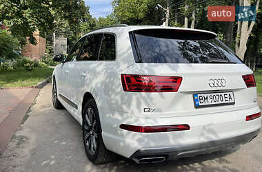 Внедорожник / Кроссовер Audi Q7 2016 в 