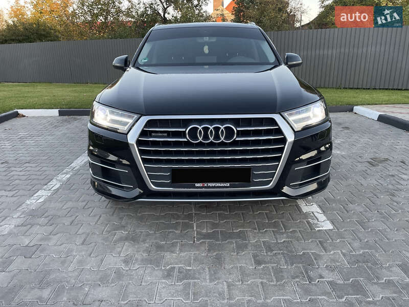 Внедорожник / Кроссовер Audi Q7 2016 в Днепре